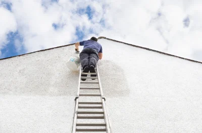 Peinture extérieure à Saint-Quentin-les-Anges — façades et ravalement
